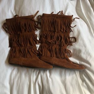 Minnetonka fringe boots